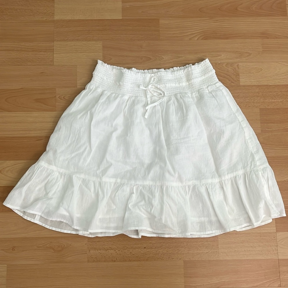Old Navy 100% cotton lined white mini skirt EUC size medium